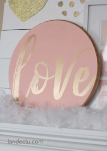 DIY-Love-Valentines-Day-Sign